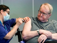 Pfizer-BioNTech xin cấp phép mũi vaccine tăng cường thứ hai cho người từ 65 tuổi tại Mỹ