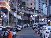 Trung Quốc dỡ bỏ phong tỏa một phần thành phố Thâm Quyến