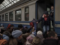 EU, Mỹ áp dụng quy chế bảo vệ tạm thời đối với người đi lánh nạn từ Ukraine