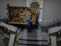 Bảo tàng tại Ukraine chạy đua với thời gian bảo tồn, cất giữ kho báu tác phẩm nghệ thuật