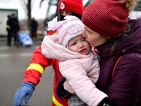Hơn 1,7 triệu người Ukraine phải đi lánh nạn