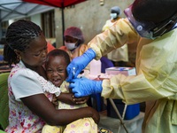 Congo bắt đầu tiêm vaccine Ebola ngăn chặn dịch bùng phát