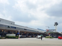 Flycam, đèn laser vẫn uy hiếp an toàn bay ở sân bay Tân Sơn Nhất