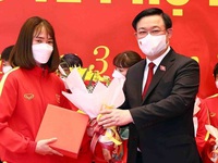 National Assembly leader congratulates Vietnamese women football players