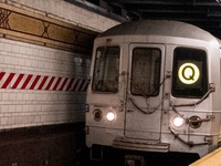 Nổ súng trên tàu điện ngầm ở thành phố New York, một người thiệt mạng