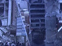 Sập tòa nhà 10 tầng ở Iran, nhiều người vẫn đang mắc kẹt