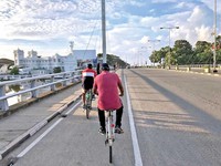 Sri Lanka áp dụng sáng kiến đi xe đạp miễn phí trong bối cảnh thiếu nhiên liệu