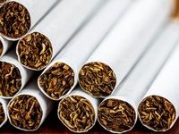 Canada sẵn sàng in cảnh báo sức khỏe trên từng điếu thuốc lá