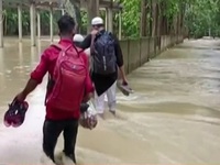 Hàng triệu người điêu đứng vì lũ lụt ở Nam Á