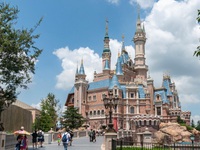 Công viên Disneyland Thượng Hải mở cửa trở lại