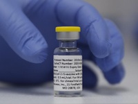 Mỹ cấp phép cho vaccine COVID-19 của Novavax