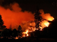 Cháy rừng tại California, hơn 6.000 người phải đi sơ tán