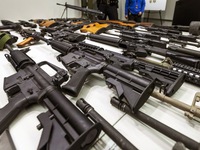 California ban hành dự luật kiểm soát súng đạn mới