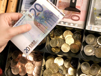ECB tăng lãi suất: Chấm dứt kỷ nguyên tỷ giá âm