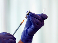 Mũi vaccine tăng cường: Chốt chặn quan trọng trong cuộc chiến chống COVID-19