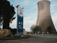 Pháp tái khởi động khẩn cấp các nhà máy điện hạt nhân