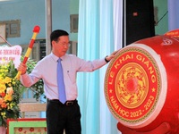 Thường trực Ban Bí thư Võ Văn Thưởng dự Lễ khai giảng năm học 2022-2023 tại Hòa Bình