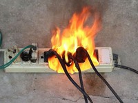 Xử trí thế nào khi có đám cháy thiết bị điện tại gia đình?