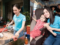 Tiểu Vy tặng công nhân vé xe, Mai Phương tự tay nấu ăn cho bệnh nhân nghèo