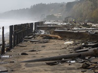Bão khắc nghiệt tiếp tục hoành hành ở bang California, 560.000 ngôi nhà bị mất điện