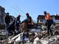 Hai trận động đất tại Thổ Nhĩ Kỳ: Hơn 200 người thương vong