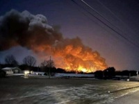Tàu hỏa trật bánh gây cháy lớn ở Ohio