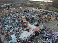 Lốc xoáy kinh hoàng tại Mỹ khiến 26 người thiệt mạng