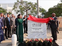 New name plaque unveiled for Ho Chi Minh Avenue in Mozambique