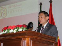 Vietnam affirms close bond with Algeria