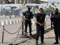 Pháp siết chặt an ninh hàng không và đường sắt sau báo động bom giả