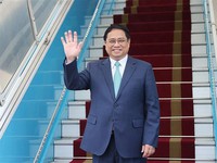 PM leaves Hanoi for Jakarta to attend 43rd ASEAN Summit