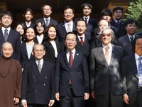 Chủ tịch nước thăm Đại sứ quán và gặp gỡ người Việt tại Nhật Bản
