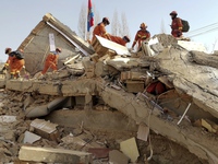 Nỗi lo dư chấn sau thảm họa động đất tại Trung Quốc