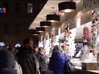 Chợ Giáng sinh châu Âu bận rộn dịp cuối năm