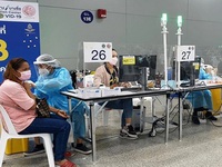 Thái Lan khuyến khích người dân tiêm vaccine phòng COVID-19 và cúm