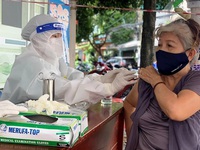 TP. Hồ Chí Minh: 59 điểm tiêm vaccine phòng COVID-19 hoạt động xuyên suốt kỳ nghỉ lễ 30/4 - 1/5