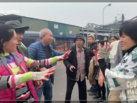 Cuộc đời vẫn đẹp sao: Hậu trường vui nhộn màn vật lộn giữa chợ của Thanh Hương - Minh Cúc