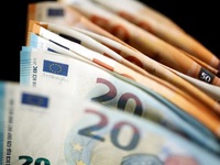 EC nâng dự báo tăng trưởng kinh tế Eurozone
