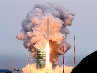 Hàn Quốc phóng tên lửa đẩy vũ trụ tự chế tạo