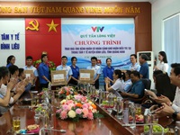 Trao tặng hơn 900 suất quà cho bệnh nhân, gia đình có hoàn cảnh khó khăn, học sinh nghèo vượt khó tại huyện Bình Liêu
