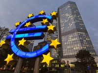 ECB tăng lãi suất lần thứ 7 liên tiếp