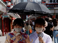 Nhật Bản cảnh báo nguy cơ say nắng khi nắng nóng 'thiêu đốt'