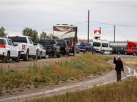Cư dân khẩn cấp sơ tán khỏi thành phố Yellowknife (Canada) khi cháy rừng đến gần