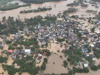 Mưa không ngớt gây ra hơn 100 vụ lở đất, ngập lụt nặng ở miền Nam Trung Quốc