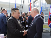 Chủ tịch Triều Tiên Kim Jong-un thăm nhà máy sản xuất máy bay quân sự ở Viễn Đông, Nga