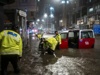 Mưa lớn kỷ lục trong 140 năm ở Hong Kong (Trung Quốc) gây ngập lụt nghiêm trọng