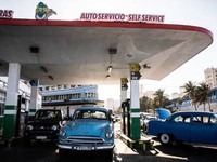 Cuba tăng giá nhiên liệu 500%