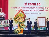 NA Chairman attends ceremony announcing establishment of Viet Yen township