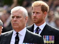 Hoàng tử Harry và Andrew bị cấm sử dụng tên Vua Charles để &apos;tránh rắc rối&apos;