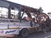 Xe bus đâm trực diện xe tải ở Ấn Độ khiến ít nhất 14 người thiệt mạng